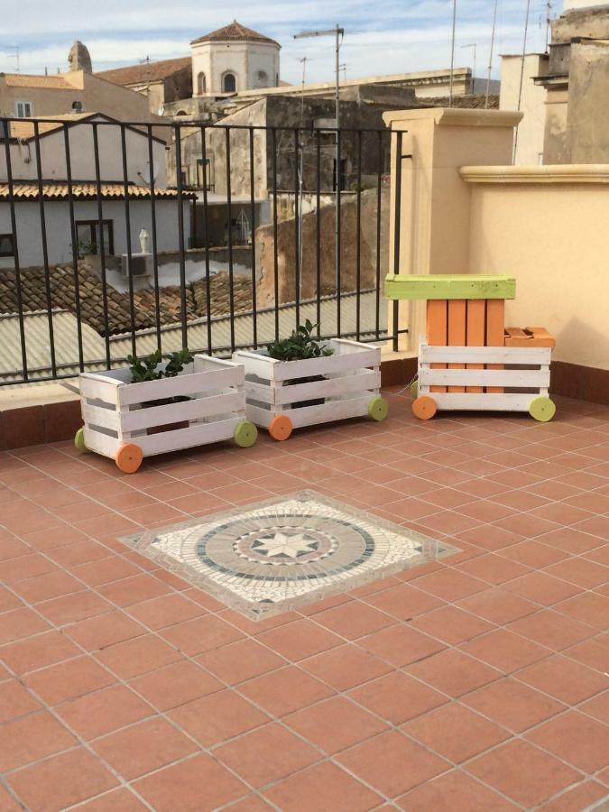 La Terrazza Sul Vicolo Bed & Breakfast Syracuse Bagian luar foto