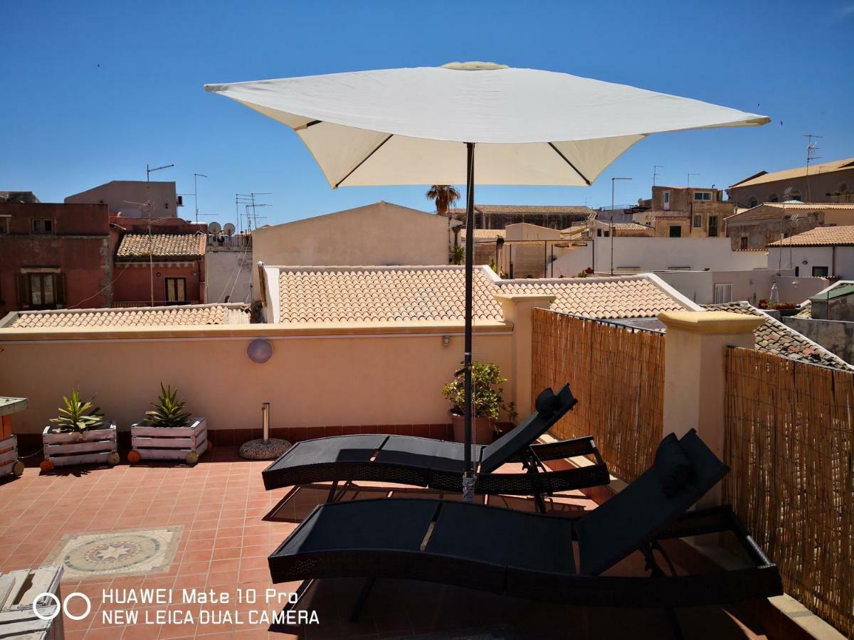 La Terrazza Sul Vicolo Bed & Breakfast Syracuse Bagian luar foto